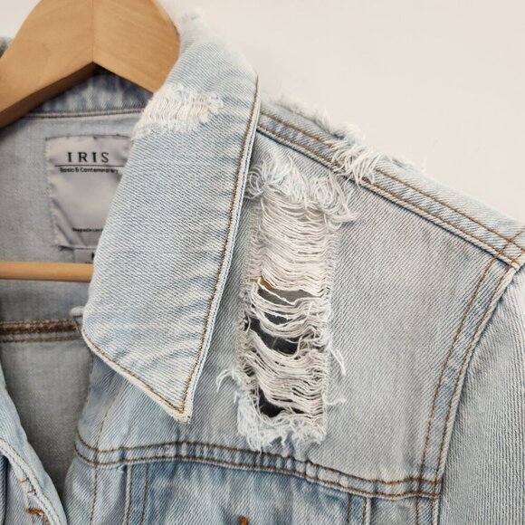 Iris Jean Jacket Light Denim Distressed Size Medium - Picture 6 of 14